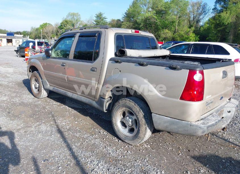 Photo 3 of 2004 Ford Explorer SPORT TRAC ADRENALIN/XLS/XLT (VIN 1FMZU77K84UA47217)