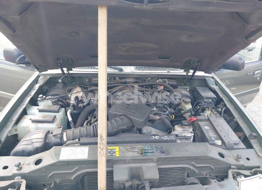 Photo 10 of 2004 Ford Explorer SPORT TRAC ADRENALIN/XLS/XLT (VIN 1FMZU77K84UA90732)