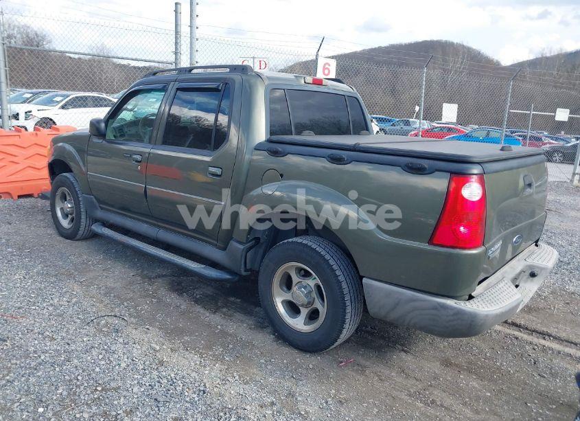 Photo 3 of 2004 Ford Explorer SPORT TRAC ADRENALIN/XLS/XLT (VIN 1FMZU77K84UA90732)