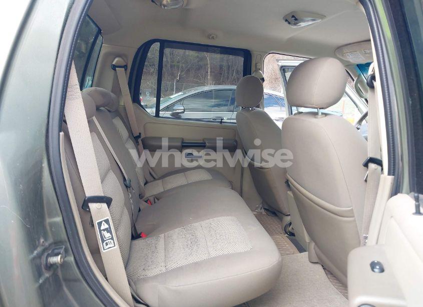 Photo 8 of 2004 Ford Explorer SPORT TRAC ADRENALIN/XLS/XLT (VIN 1FMZU77K84UA90732)