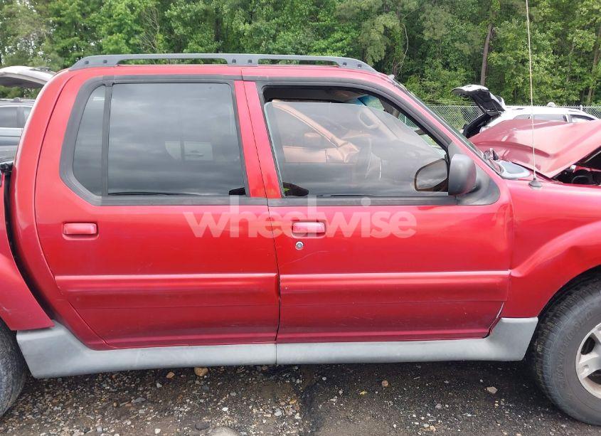 Photo 13 of 2004 Ford Explorer SPORT TRAC ADRENALIN/XLS/XLT (VIN 1FMZU77K84UB72038)