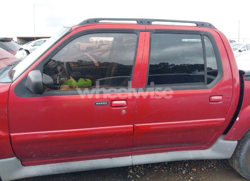 Photo 14 of 2004 Ford Explorer SPORT TRAC ADRENALIN/XLS/XLT (VIN 1FMZU77K84UB72038)