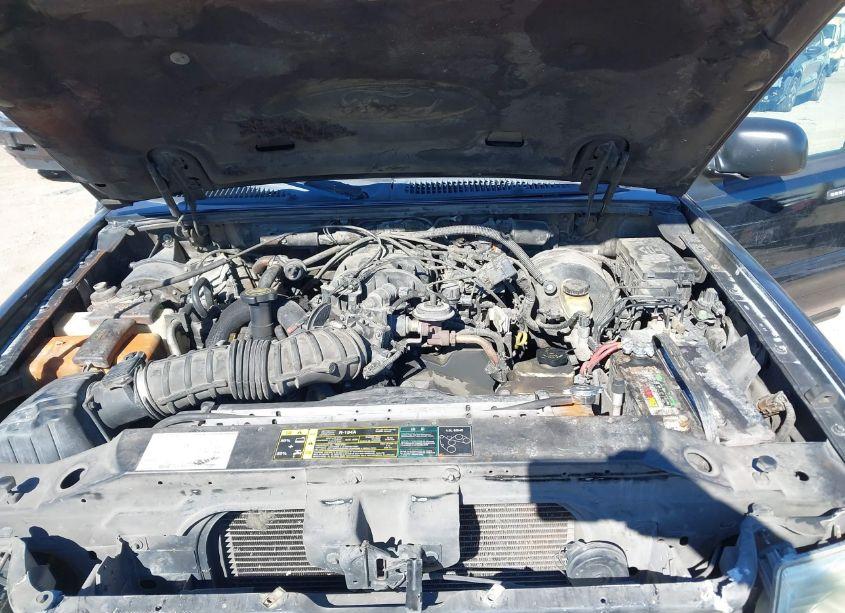 Photo 10 of 2004 Ford Explorer SPORT TRAC ADRENALIN/XLS/XLT (VIN 1FMZU77K94UB68029)