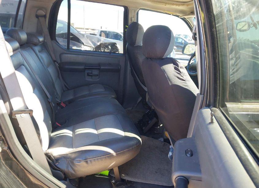 Photo 8 of 2004 Ford Explorer SPORT TRAC ADRENALIN/XLS/XLT (VIN 1FMZU77K94UB68029)