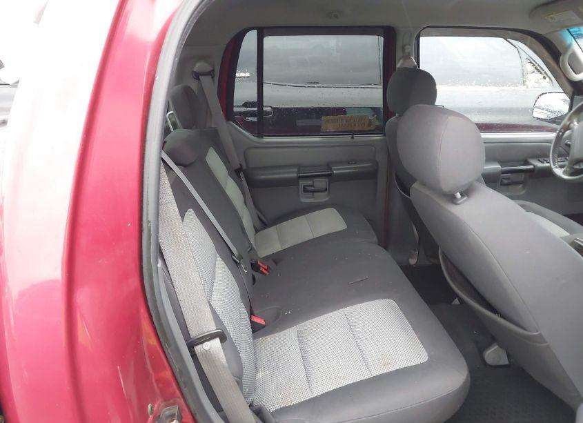Photo 8 of 2004 Ford Explorer SPORT TRAC ADRENALIN/XLS/XLT (VIN 1FMZU77KX4UB93229)