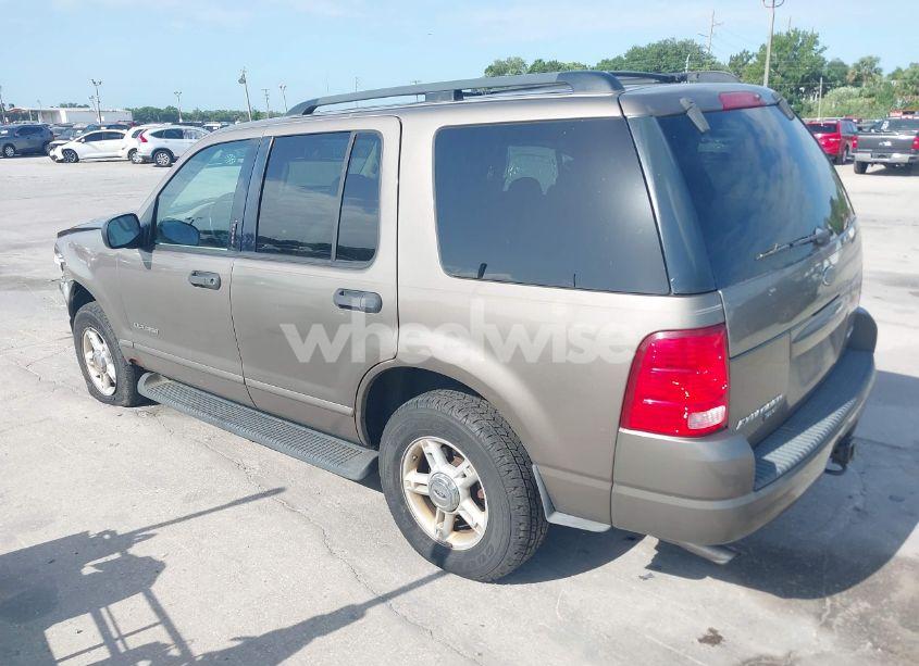 Photo 3 of 2004 Ford Explorer XLT (VIN 1FMZU83E24UB48730)