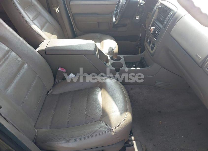 Photo 5 of 2004 Ford Explorer XLT (VIN 1FMZU83E24UB48730)