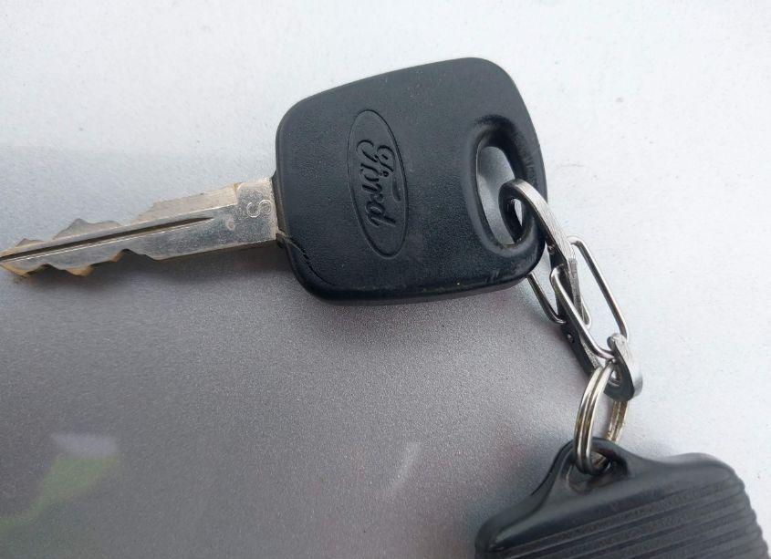 Photo 11 of 2001 Ford Explorer XLT (VIN 1FMZU83P11UB53592)