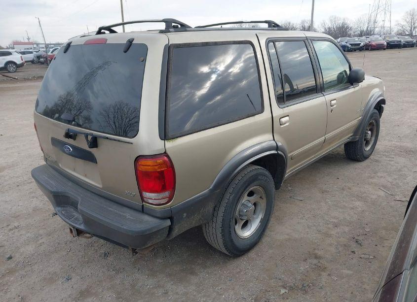 Photo 4 of 2001 Ford Explorer XLT (VIN 1FMZU83P11UB53592)