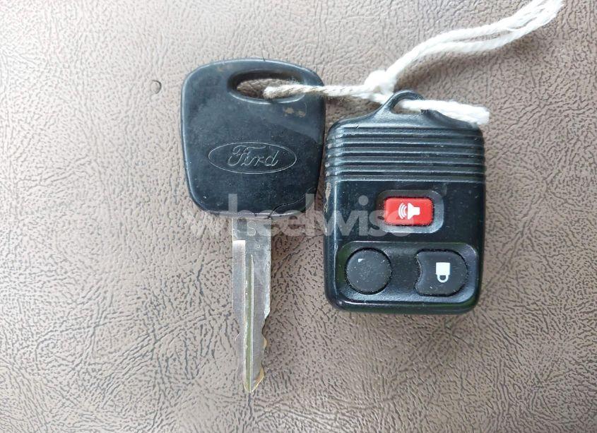 Photo 11 of 2000 Ford Explorer XLT (VIN 1FMZU83P1YZC35657)