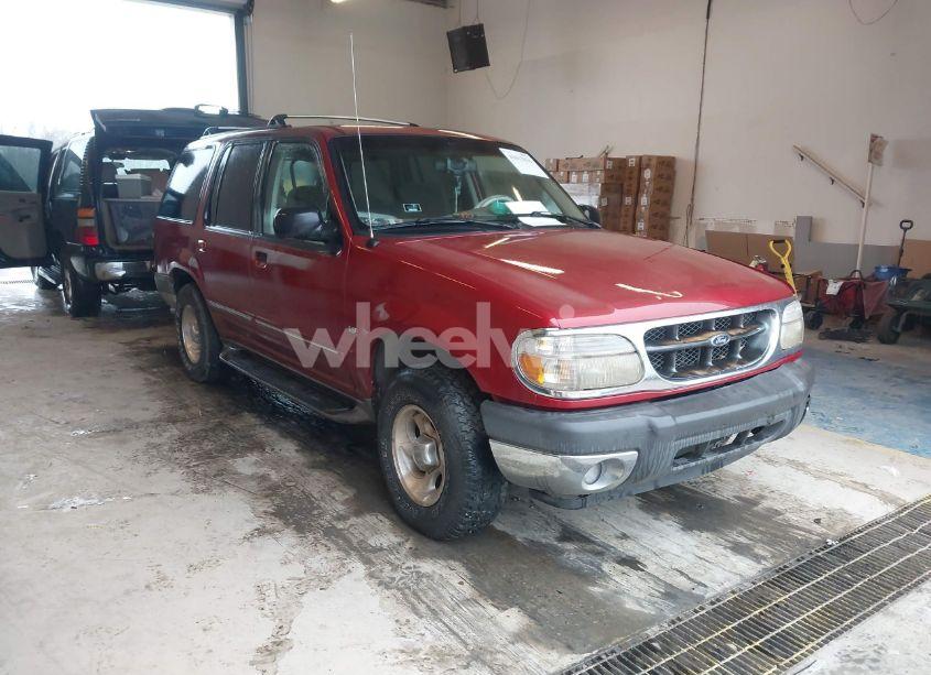 2000 Ford Explorer XLT (VIN 1FMZU83P1YZC54998) main photo