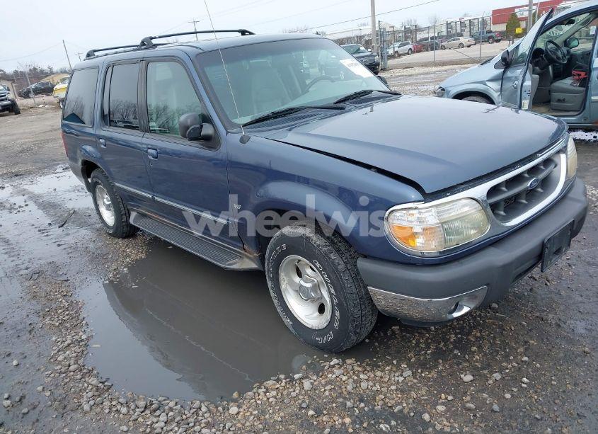 2000 Ford Explorer XLT (VIN 1FMZU83P2YZB75694) main photo