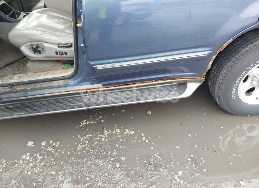 Photo 6 of 2000 Ford Explorer XLT (VIN 1FMZU83P2YZB75694)