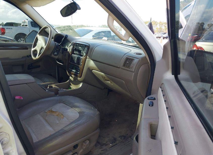 Photo 5 of 2004 Ford Explorer EDDIE BAUER (VIN 1FMZU84W34UA21704)
