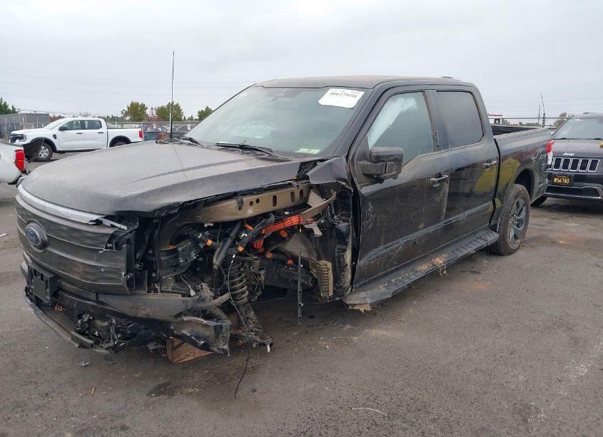 Photo 2 of 2023 Ford F-150 LIGHTNING LARIAT (VIN 1FT6W1EV6PWG48288)
