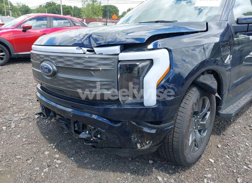 Photo 6 of 2023 Ford F-150 LIGHTNING LARIAT (VIN 1FT6W1EVXPWG42428)