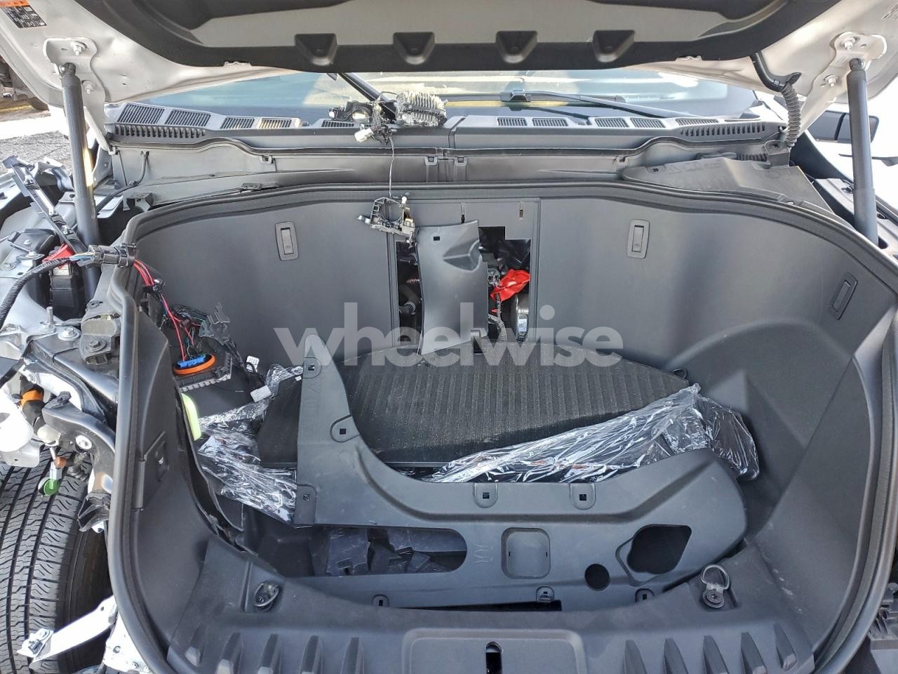 Photo 11 of 2024 FORD F150 LIGHTNING LARIAT (VIN 1FT6W5L78RWG03027)