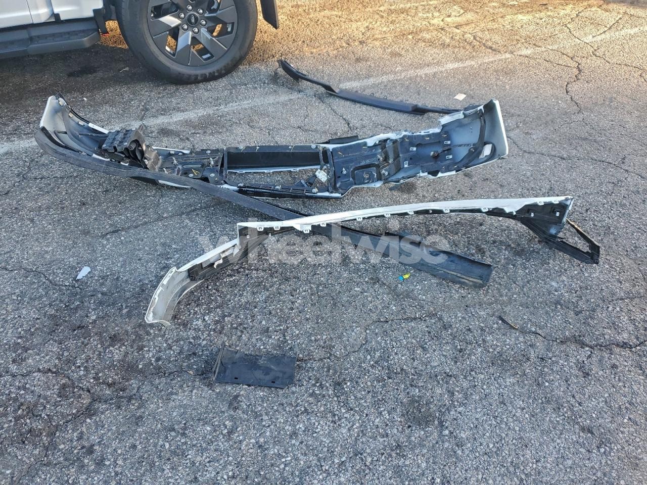 Photo 12 of 2024 FORD F150 LIGHTNING LARIAT (VIN 1FT6W5L78RWG03027)