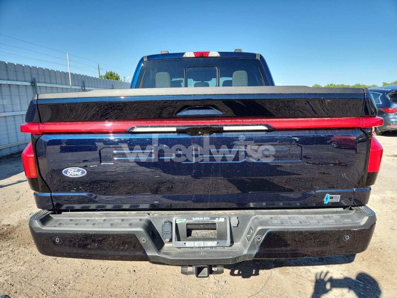 Photo 6 of 2024 FORD F150 LIGHTNING PLATINUM (VIN 1FT6W7L74RWG00105)