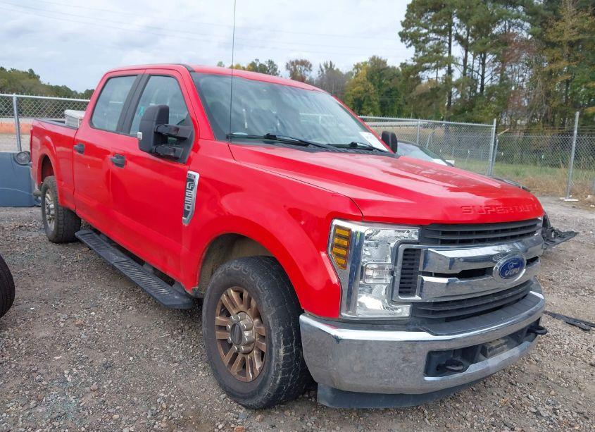 2019 Ford F-250 XL (VIN 1FT7W2A65KEF31454) main photo
