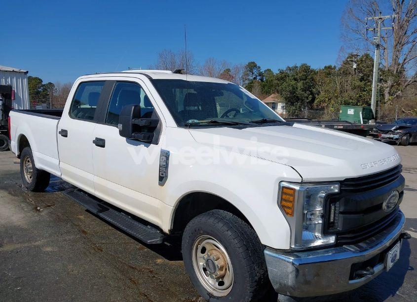 2019 Ford F-250 XL (VIN 1FT7W2A65KEF95185) main photo
