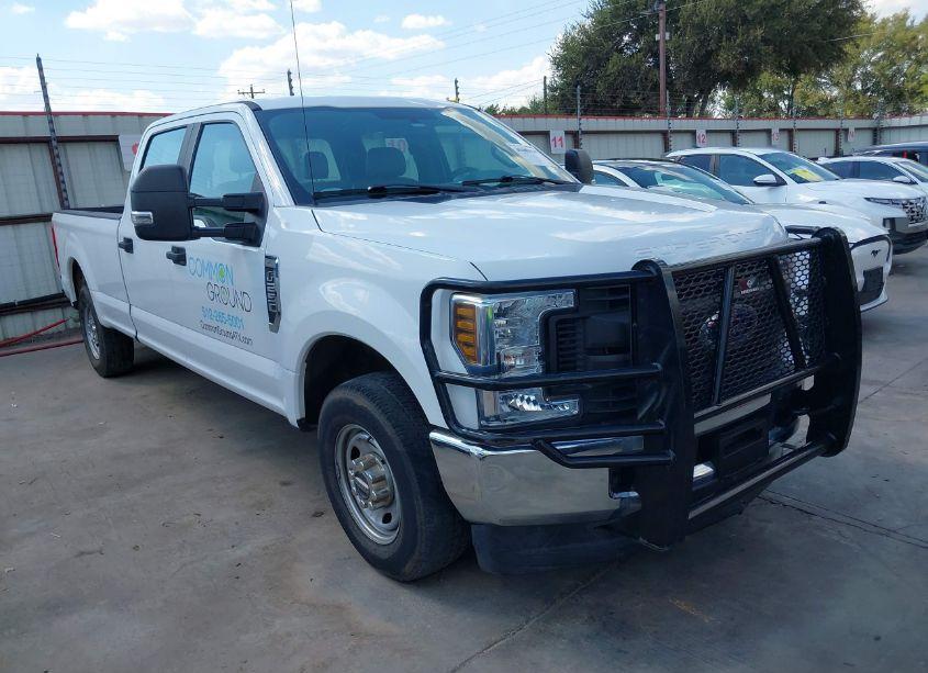 2019 Ford F-250 XL (VIN 1FT7W2A68KEE67913) main photo