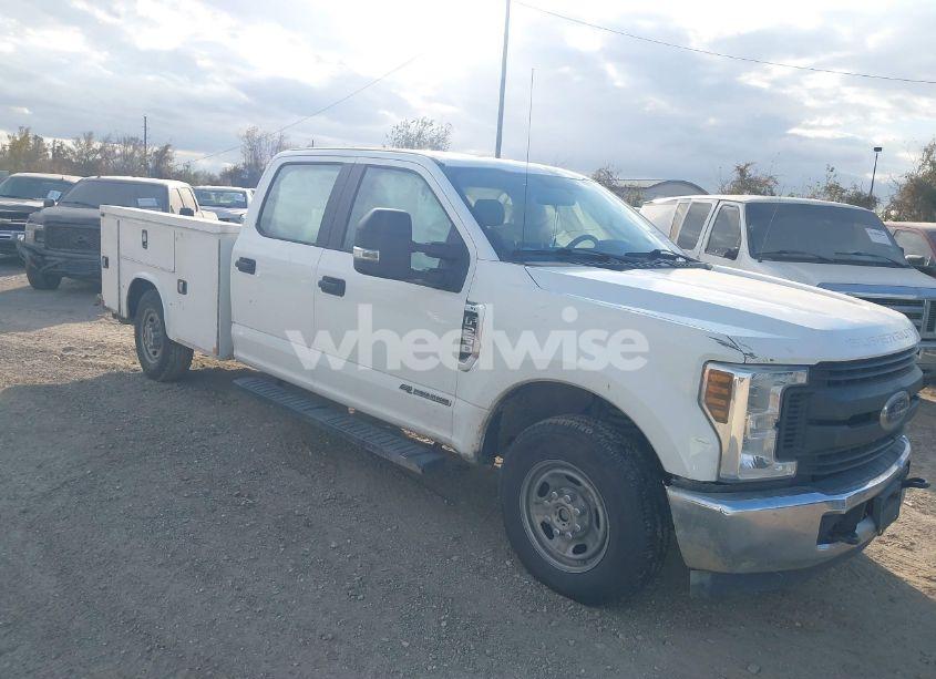 2019 Ford F-250 XL (VIN 1FT7W2AT2KEC50069) main photo