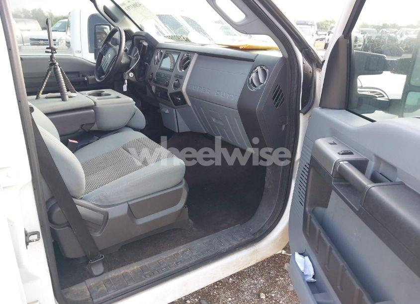 Photo 5 of 2015 Ford F-250 XLT (VIN 1FT7W2B60FEB32083)