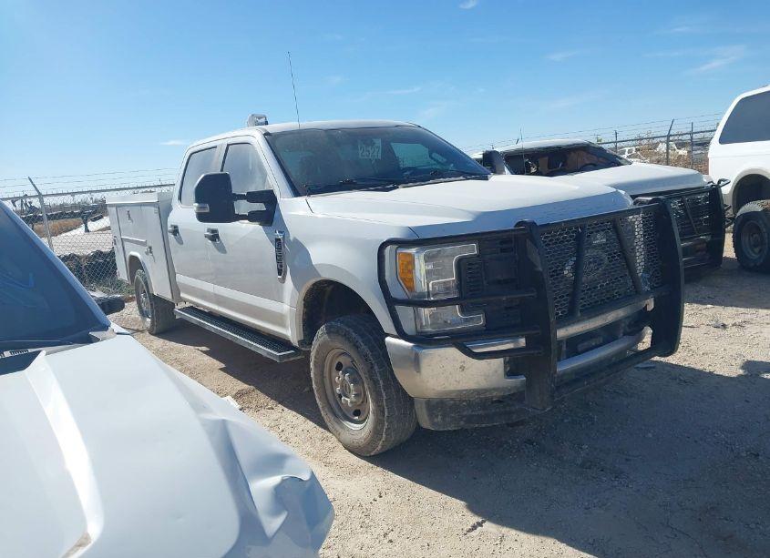 2017 Ford F-250 XL (VIN 1FT7W2B61HEE97827) main photo