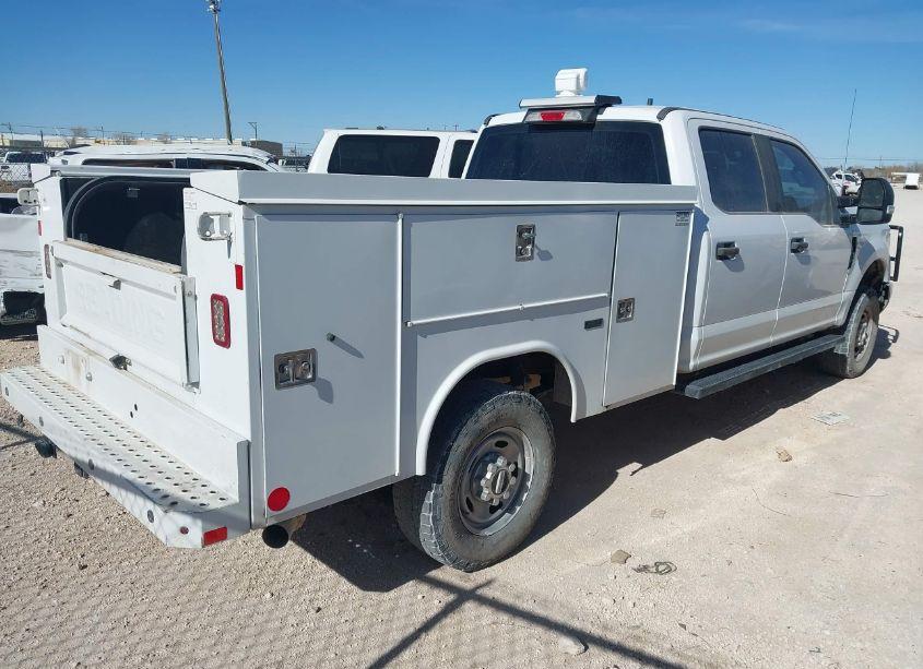 Photo 4 of 2017 Ford F-250 XL (VIN 1FT7W2B61HEE97827)