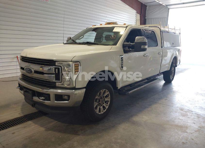 Photo 2 of 2018 Ford F-250 XLT (VIN 1FT7W2B61JEB22509)