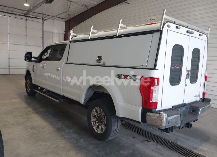 Photo 3 of 2018 Ford F-250 XLT (VIN 1FT7W2B61JEB22509)