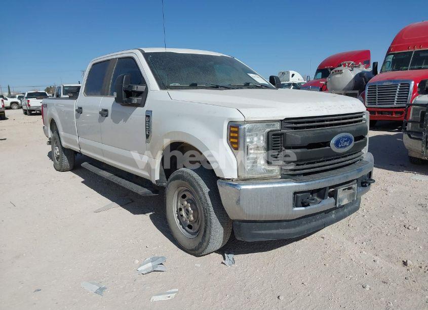 2019 Ford F-250 XL (VIN 1FT7W2B61KEC99868) main photo