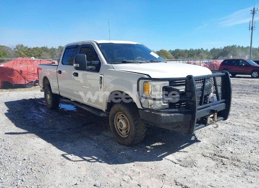 2017 Ford F-250 XL (VIN 1FT7W2B62HEE48815) main photo