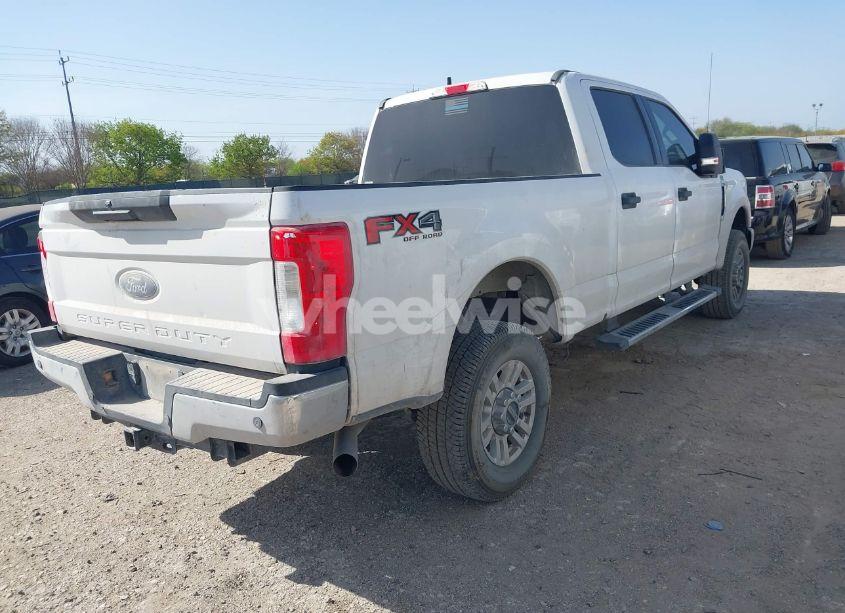 Photo 4 of 2019 Ford F-250 XLT (VIN 1FT7W2B62KEE73513)