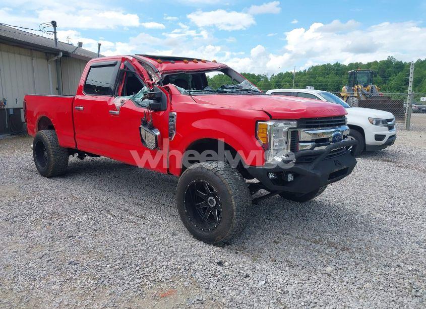 2017 Ford F-250 XLT (VIN 1FT7W2B63HEE89552) main photo
