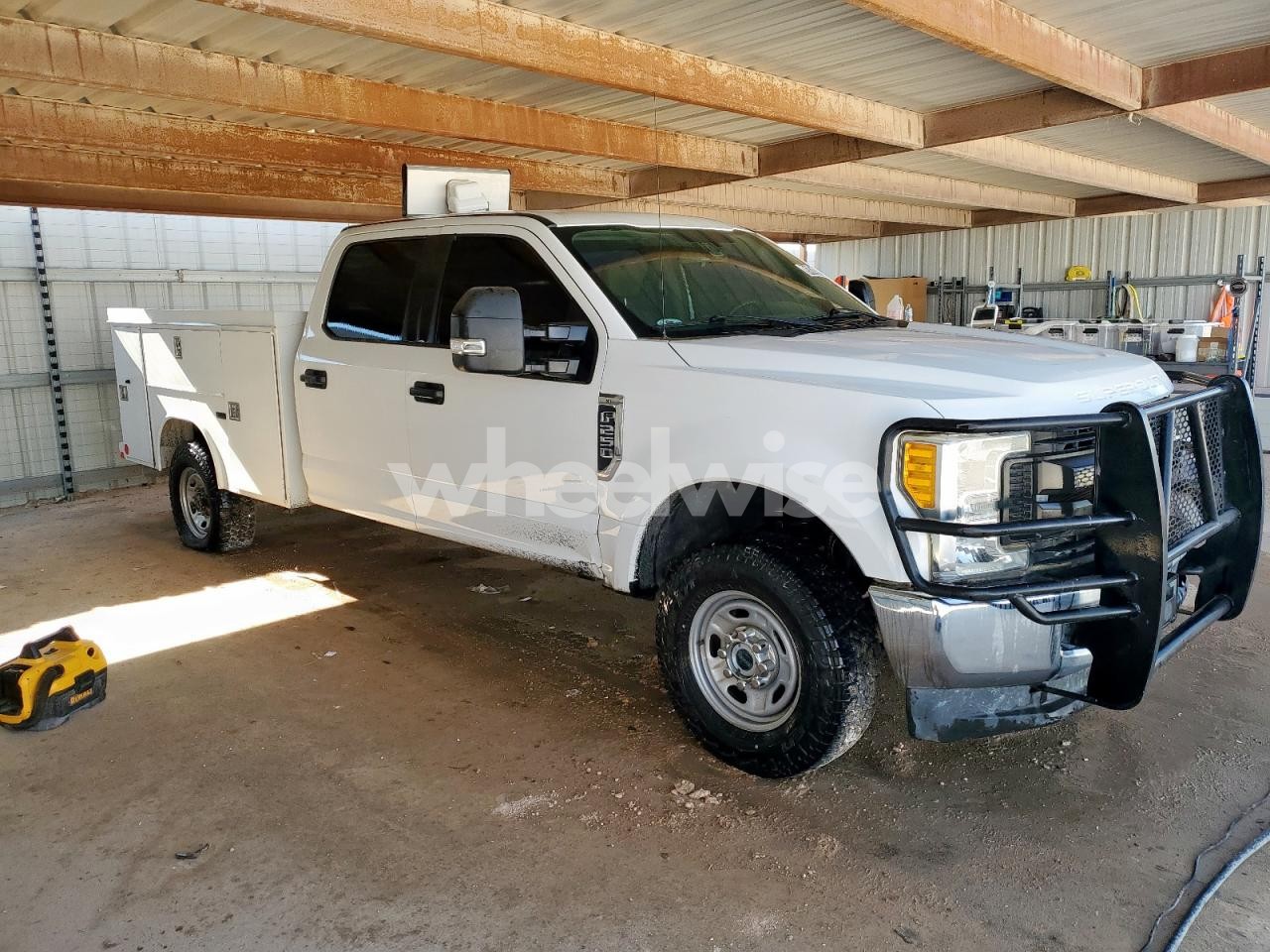 Photo 4 of 2017 FORD F250 SUPER DUTY UTILITY / SERVICE TRUCK (VIN 1FT7W2B63HEE97845)
