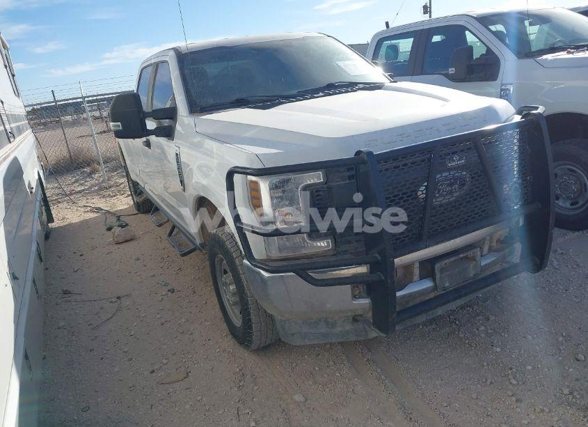 2018 Ford F-250 XL (VIN 1FT7W2B63JEC57006) main photo