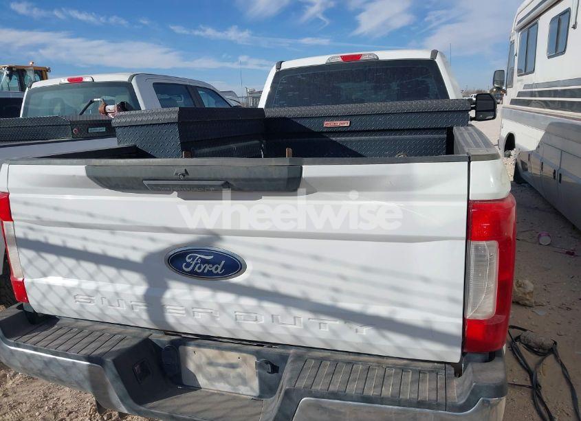 Photo 16 of 2018 Ford F-250 XL (VIN 1FT7W2B63JEC57006)