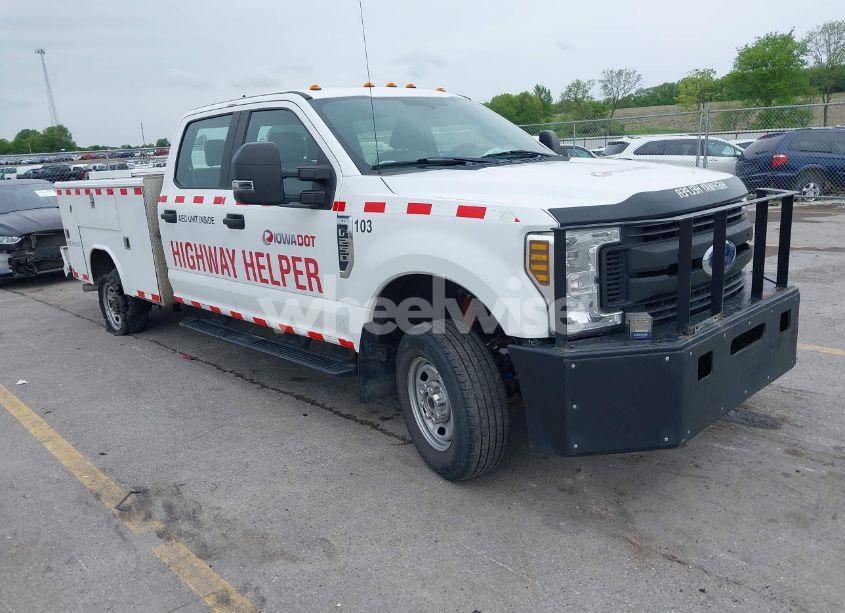 2019 Ford F-250 XL (VIN 1FT7W2B63KED86395) main photo