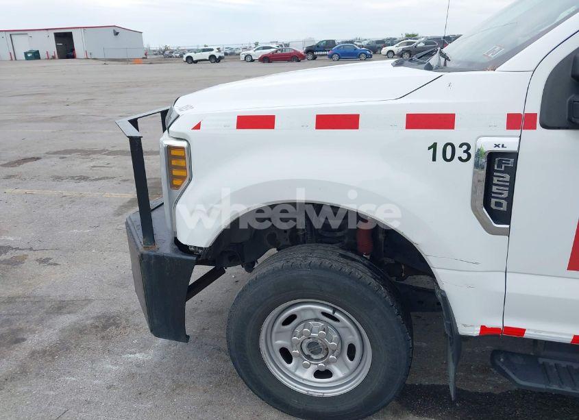 Photo 6 of 2019 Ford F-250 XL (VIN 1FT7W2B63KED86395)