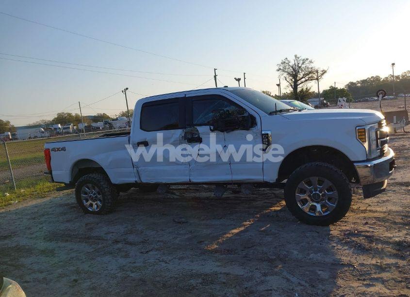 Photo 13 of 2019 Ford F-250 XLT (VIN 1FT7W2B63KEE34610)