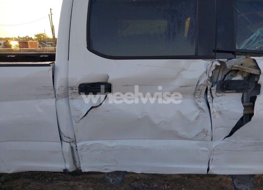 Photo 18 of 2019 Ford F-250 XLT (VIN 1FT7W2B63KEE34610)