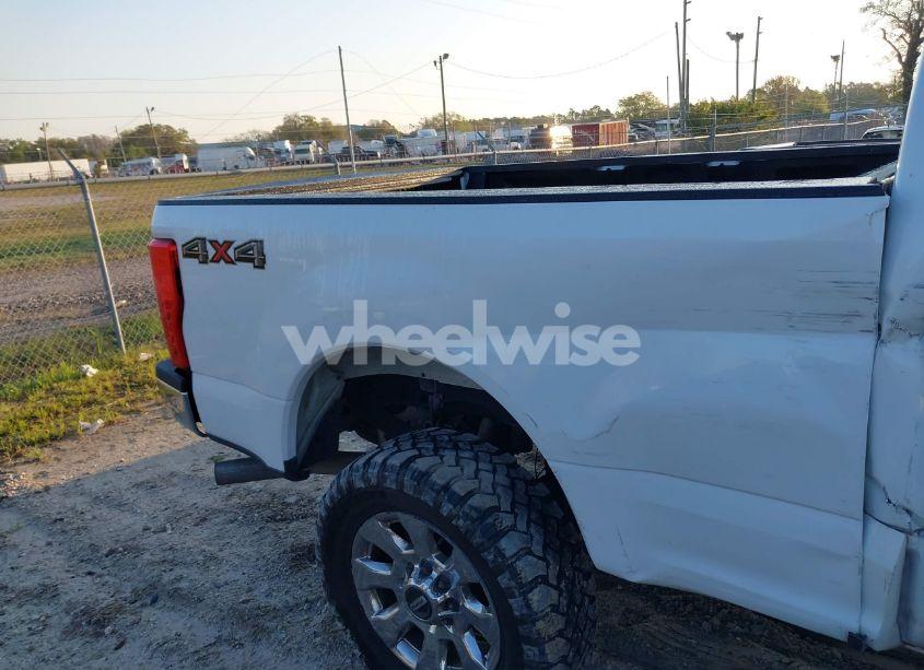 Photo 19 of 2019 Ford F-250 XLT (VIN 1FT7W2B63KEE34610)