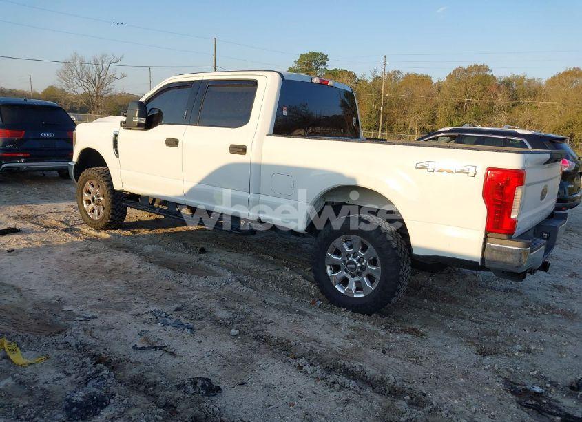 Photo 3 of 2019 Ford F-250 XLT (VIN 1FT7W2B63KEE34610)