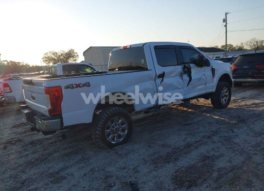 Photo 4 of 2019 Ford F-250 XLT (VIN 1FT7W2B63KEE34610)