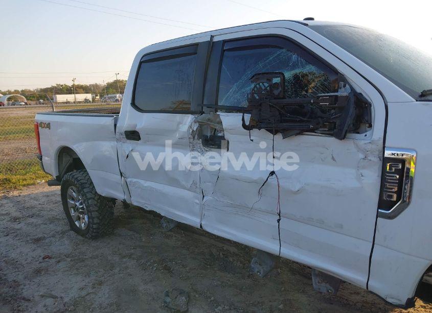 Photo 6 of 2019 Ford F-250 XLT (VIN 1FT7W2B63KEE34610)