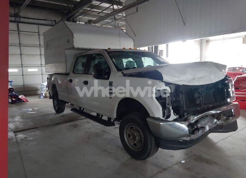 2019 Ford F-250 XL (VIN 1FT7W2B63KEG56242) main photo