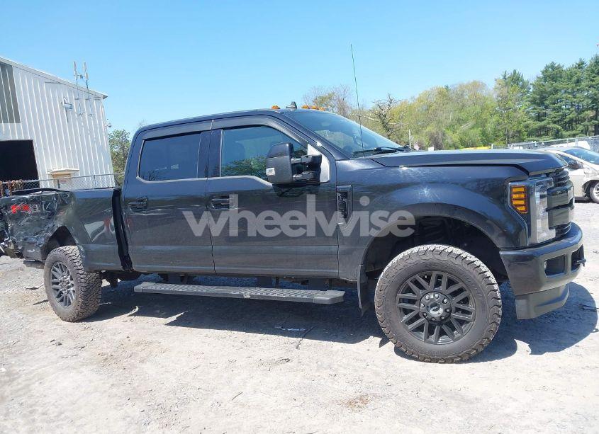 Photo 13 of 2019 Ford F-250 LARIAT (VIN 1FT7W2B64KEG62759)
