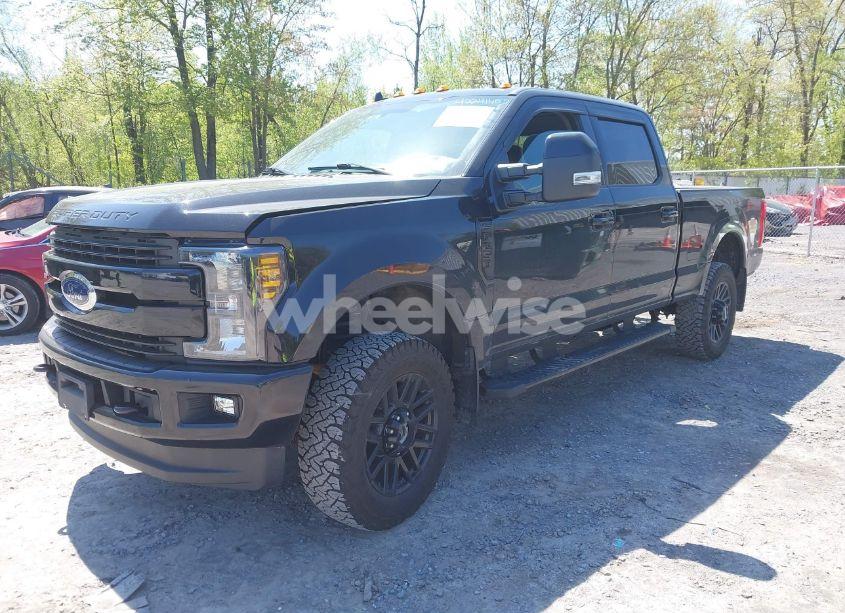 Photo 2 of 2019 Ford F-250 LARIAT (VIN 1FT7W2B64KEG62759)
